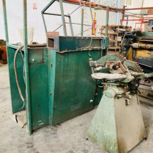 Lote x2 maquinas: prensa neumática y estructura de horno:1,40x0,80x1,65m- 50x60x1,10m.