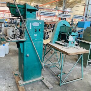 Lote x3 artículos: camboriana con motor, motor maquina de coser y caladora:1,16x0,55x1,30m - 55x70x1,60m.