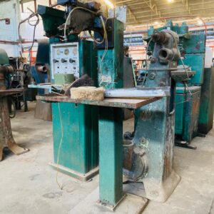 Lote x3 maquinas: camboriana con faltantes, maq de clavar con faltantes, debiradora sin motor : 71x41x1,60 - 75x57x1,40m - 50x50x1,60m.