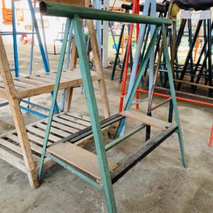 Lote x8 caballetes diferentes: 1,23x0,55x1,48m - 76x80x1,42m.