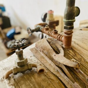 Maquina autoclave: 1,90x0,85x1,70m.