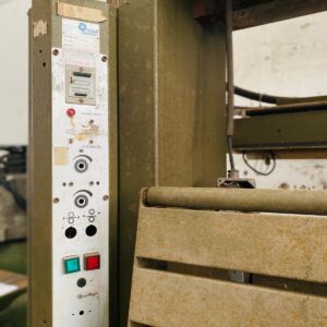 Troqueladora de puente: 2,25x2,05x0,80m (con faltantes y plaquetas quemadas)