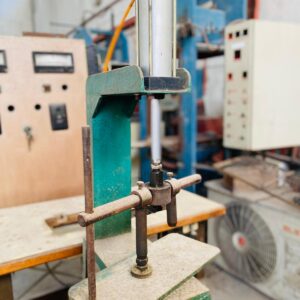 Lote x3 art: tablero con control de temperatura, prensa marcar suela y otros 47x40x30cm - 1,510x0,64x0,54cm - 1,08x0,77x0,50m.