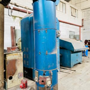 Prensa hidráulica a vapor, con 3 motores - 2 bovinas hidráulicas grandes 1 mas chica : 1,42x0,80x2,35m - 2,40x1,80m - 1,10x1,36x 1,40 motor -