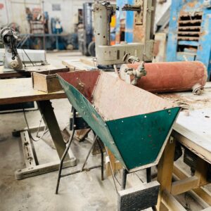 Lote x3 mesas de maquina de coser 1,20x1,15x0,54m + base de hierro 90x70x30cm