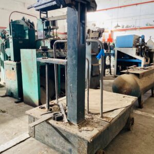 Balanza antigua con pesas