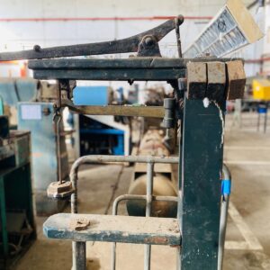 Balanza antigua con pesas