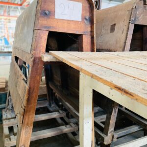 Lote x4 art: caballetes de madera, mesa de hierro rodante y mesa de madera