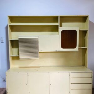 Mueble alacena en madera: 6 puertas, 4 cajones