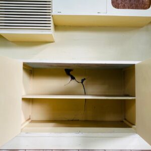 Mueble alacena en madera: 6 puertas, 4 cajones
