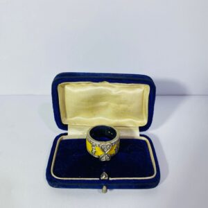 Anillo en plata 925 con esmalte amarillo y piedras