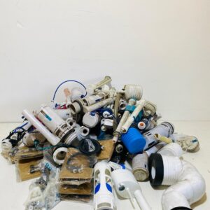 Lote de sanitaria: repuestos para cisterna