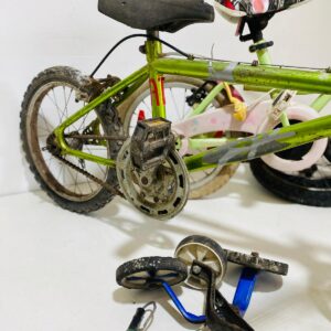 Lote x8 artículos: bicicletas con faltantes y otros