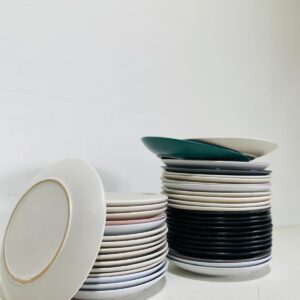 Lote x40 platos: colores varios.