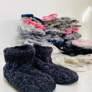 Lote x45 pares de pantuflas: colores y talles varios