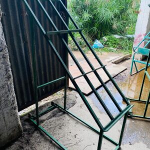 Exhibidor de verduras rodante: caño cuadrado