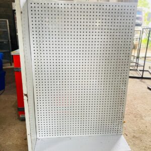 Exhibidor tipo panel en metal para ganchos 1,40 x 0,90 m