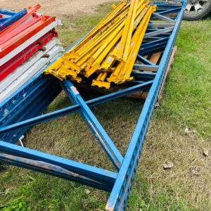 Estantería porta pallets desarmada (azul y amarilla)