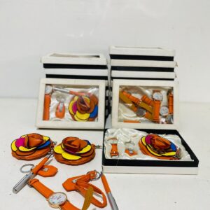 Lote x15 set de relojes, lapiceras y monederos + 12 relojes sueltos