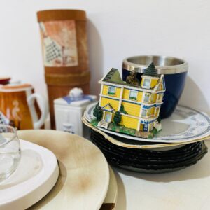 Lote x29 artículos: juego de te verde, bandejas, adornos, teteras, tazas y otros