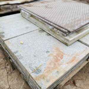 Lote x14 m2 de baldosas para exterior y otros