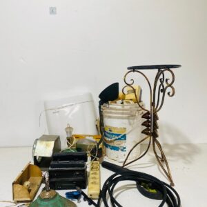 Lote x9 artículos: radios para autos, cisterna, cajas interruptoras de luz y otros