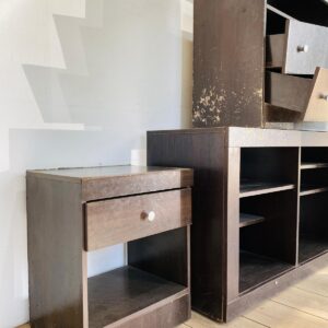 Lote x4 muebles de dormitorio: mesas de luz, rack y cajonera