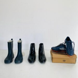 Lote x3 pares de calzados: botas de lluvia, botas de vestir y zapatos de futbol UMBRO