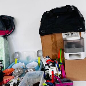 Lote x43: jaula para hámster, bolso transportable, juguetes, collares y otros