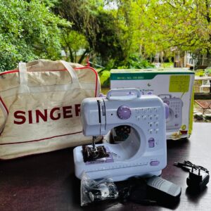 Lote x2 maquinas de coser electricas: completas