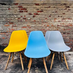 Lote x5 sillas en PVC: gris, amarillo y celeste