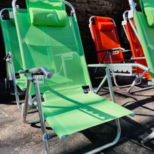 Lote x5 sillas reposeras: verde y naranja