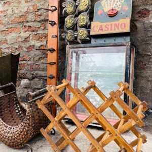 Lote x9 art: canastos de mimbre, perchero, paragüero en bronce, revistero, botellero y otros