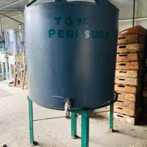 Tanque de 600 L con soporte de hierro