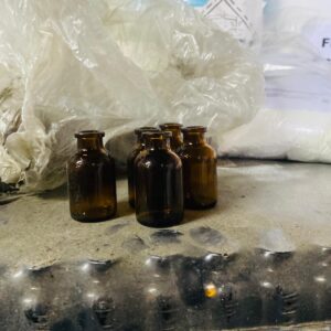Lote x22 artículos: frascos vírgenes, cera, tolueno toluol, alcohol etílico y otros
