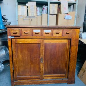 Escritorio de madera: 6 cajones 2 puertas corredizas