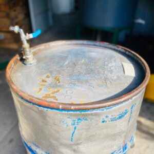 Tanque de 200 L en acero inoxidable con canilla