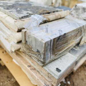 Lote x12 mt2 de revestimiento en piedra y otros