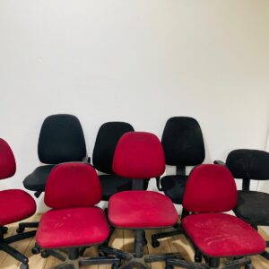 Lote x9 silla de escritorio ( algunas con detalles)