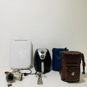 Lote x6 artículos: freidora, materas, batidor de mano, picadora de carne y otros