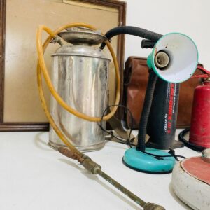 Lote x9 artículos: infladores de colchón, portafolio, balanza y otros