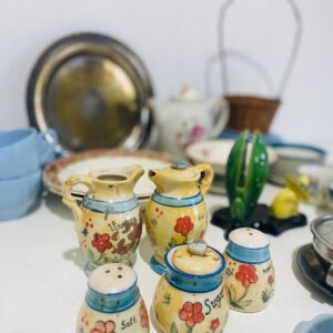 Lote x150 artículos: cubiertos, tazas de té, platillos y otros