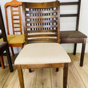 Lote x6 sillas rústicas tapizadas, color marón