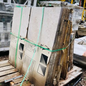 Lote x27 m2 de cerámicas y porcelanatos varios