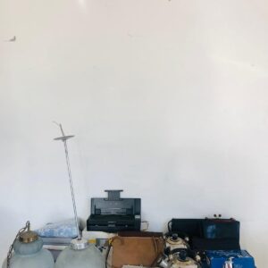 Lote x16: carteras, telas varias, luminaria, escáner, calderas y otros