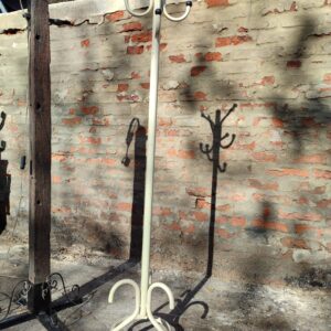 Perchero blanco + lámpara de pie rustica en madera y hierro