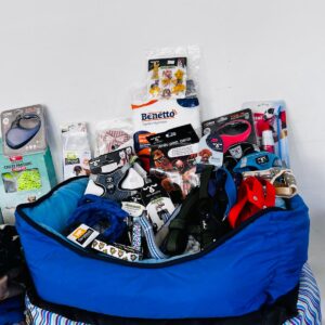 Lote x42: camas para mascotas, ropa, pañales, juguetes y otros