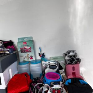 Lote x3: baño para gato, collares, ropa para mascota, comedero y otros