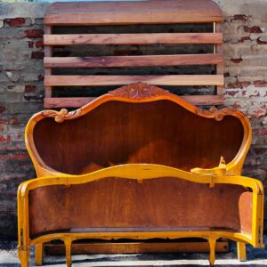 Juego de dormitorio Francés: cama 2 plazas, cómoda, mesas de luz y espejo