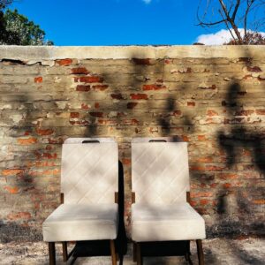 Lote x2 sillas tapizadas, color beige